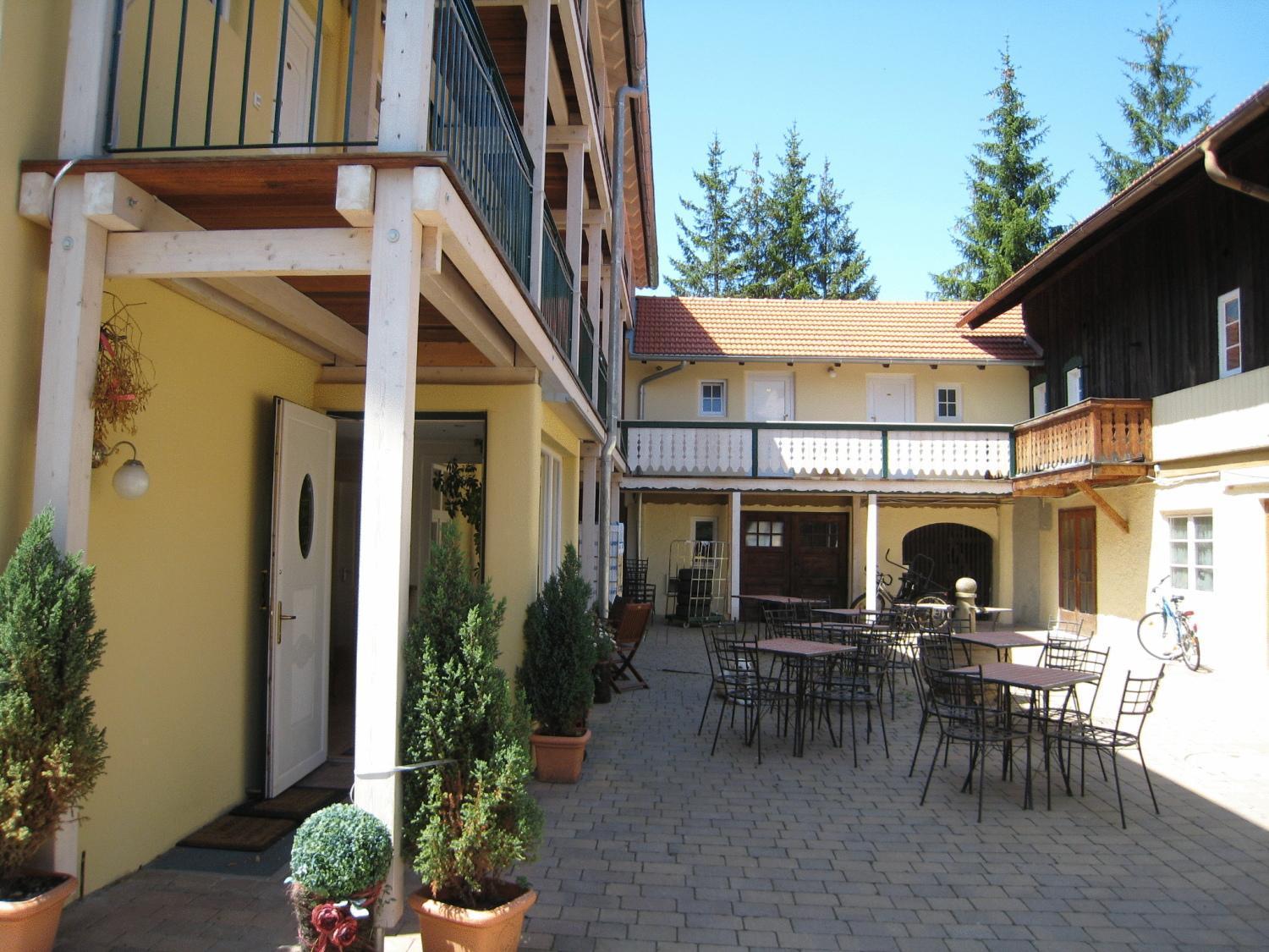 Landhaus Café Restaurant&Hotel Wolfratshausen Exterior foto
