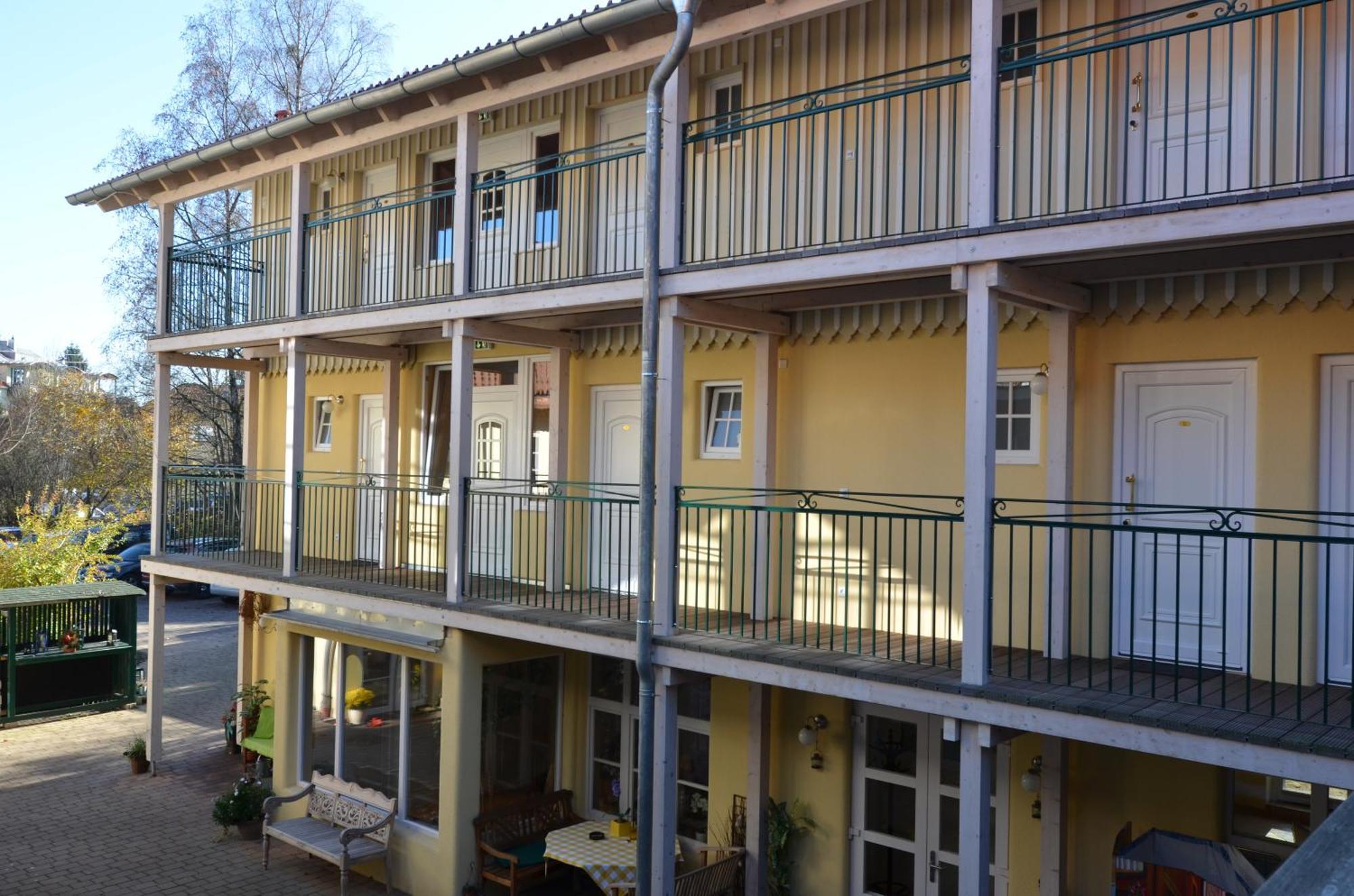 Landhaus Café Restaurant&Hotel Wolfratshausen Exterior foto