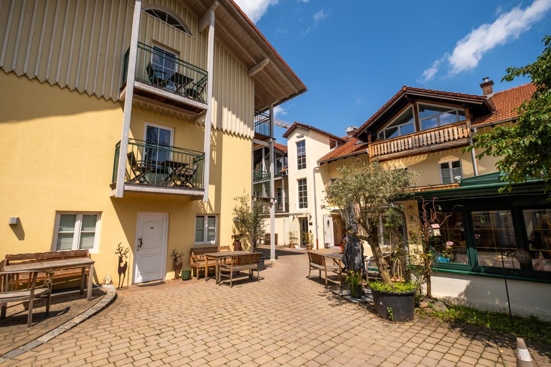 Landhaus Café Restaurant&Hotel Wolfratshausen Exterior foto